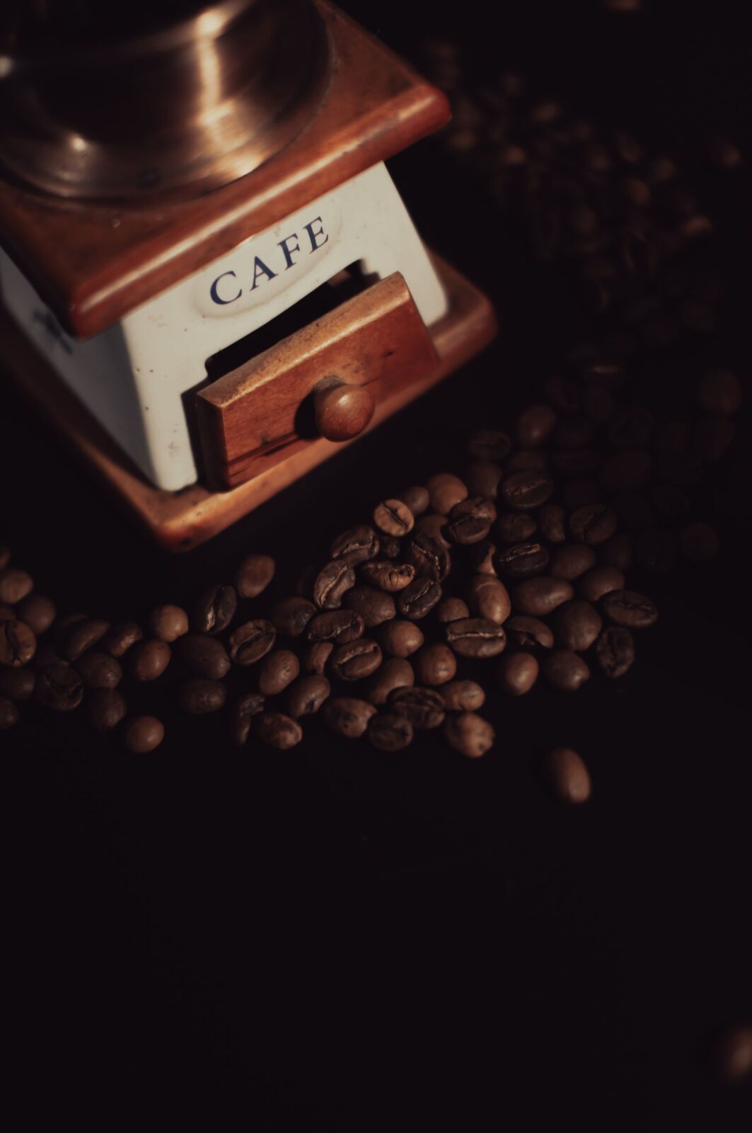 Close-up of evenly ground coffee showing uniform particle size