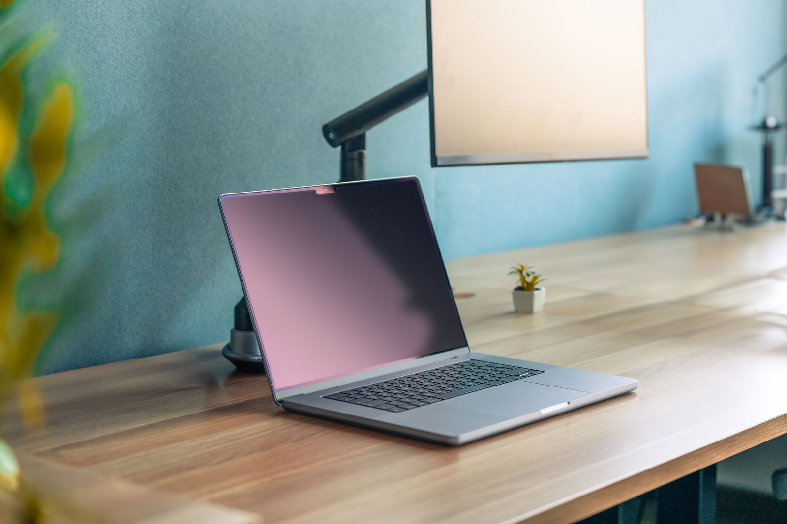 Budget Laptops: Chromebook vs Windows vs MacBook Air