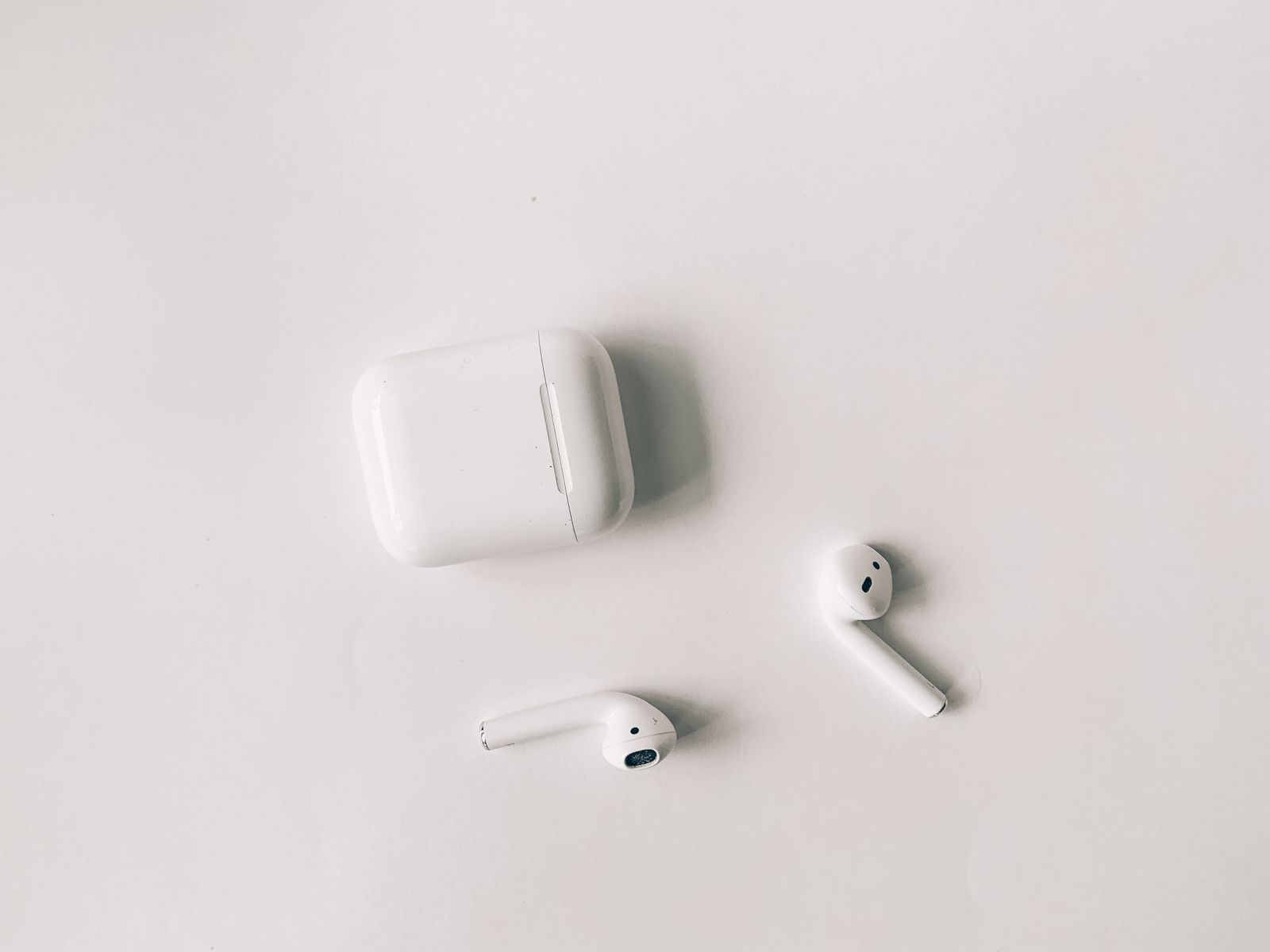 Earbuds vs Over-Ear vs Open-Ear Headphones: Which Type Fits Your Day?