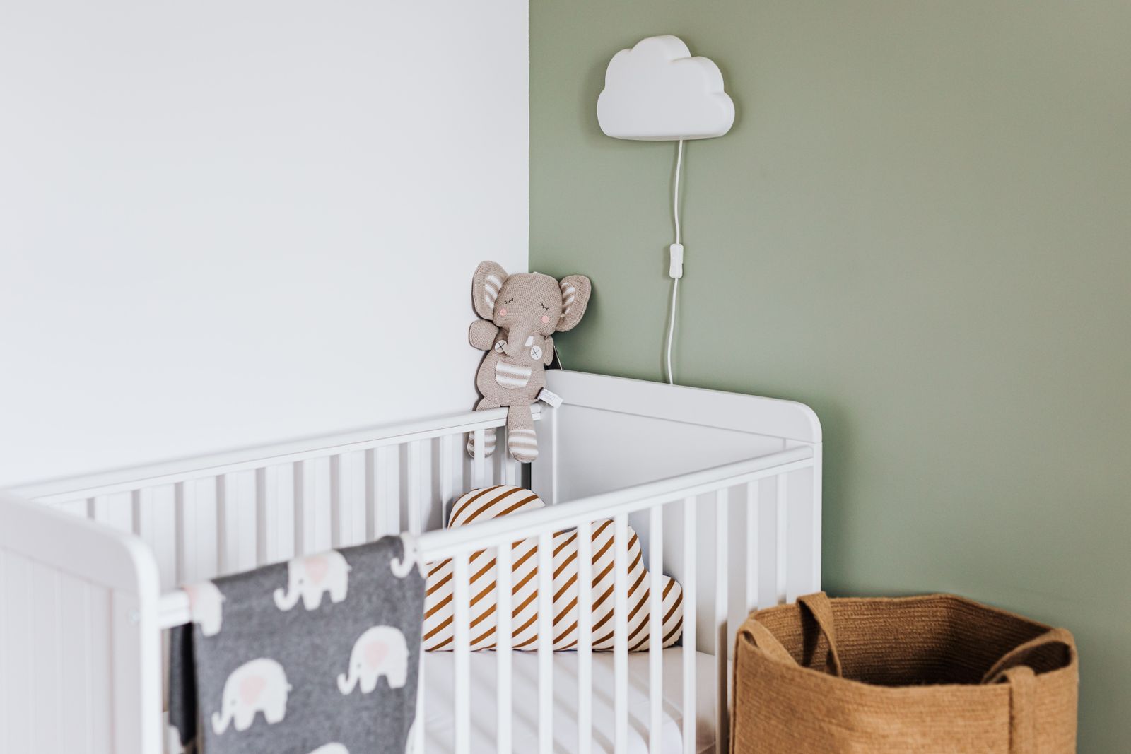 Months 0–6 Sleep Gear: What You Need, When It Expires