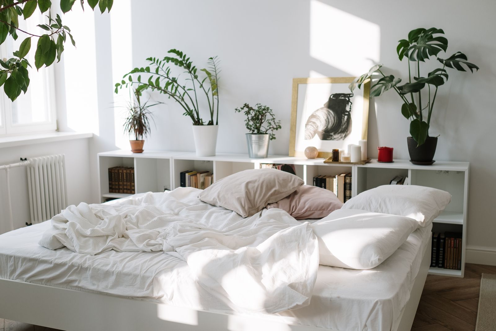 White pillows arranged on a bed with clean linens