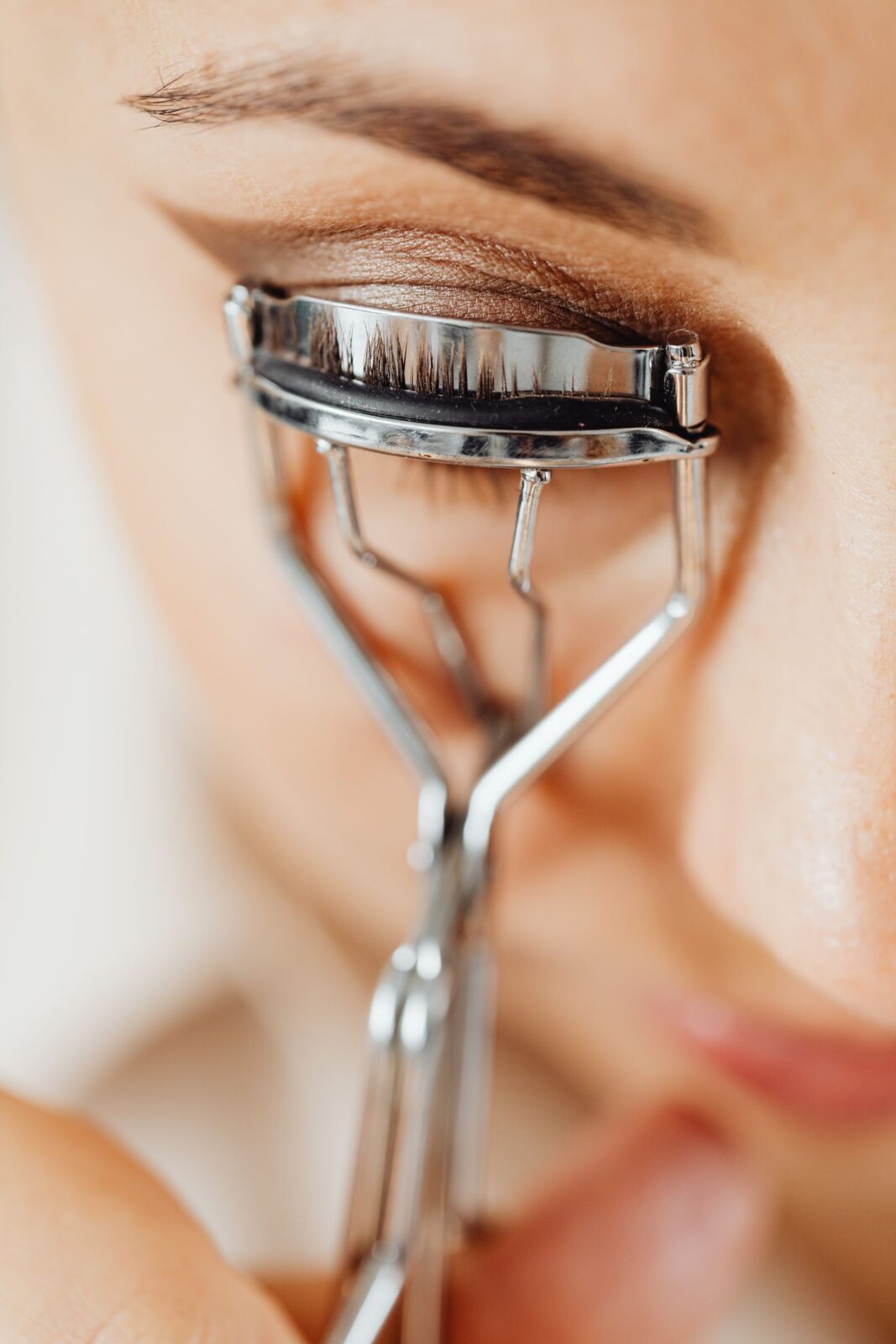 Manual or Heated: Shiseido, Tweezerman, and Panasonic Eyelash Curlers Compared