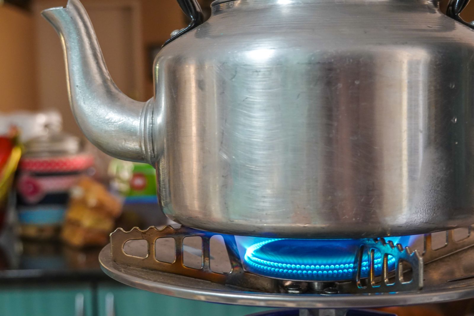 Electric Kettle vs Stovetop