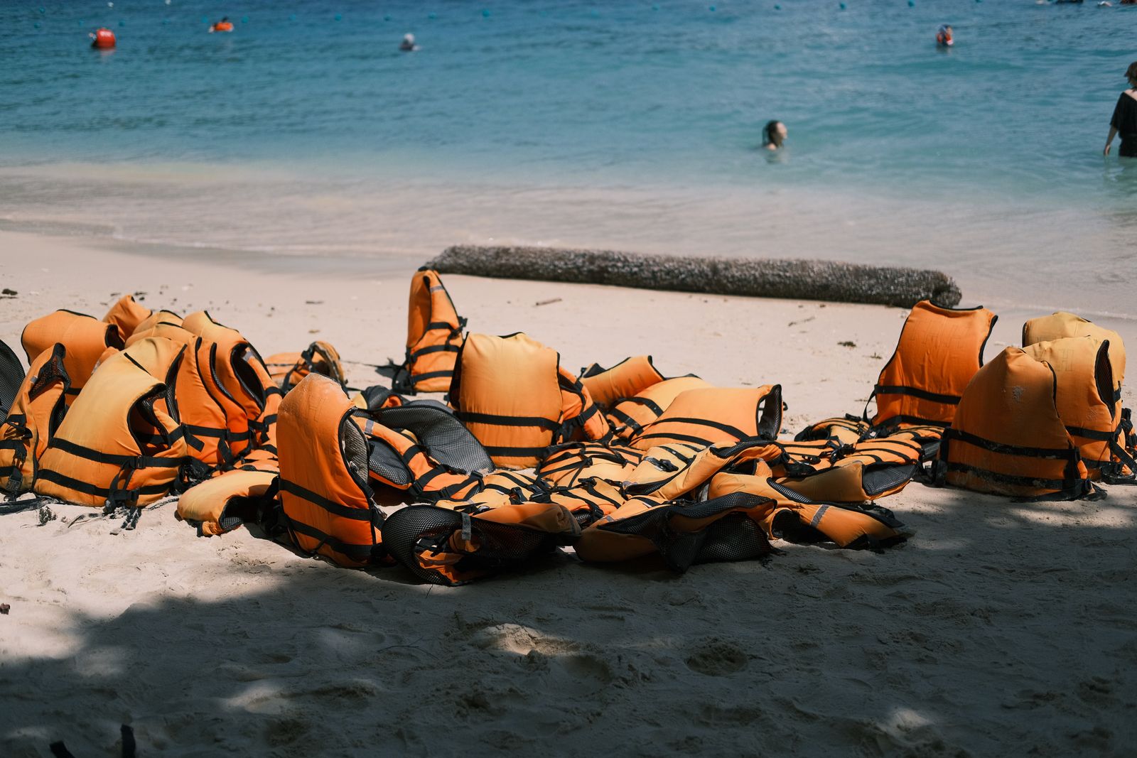 Should You Wear an Inflatable or a Foam Life Jacket on the Water?