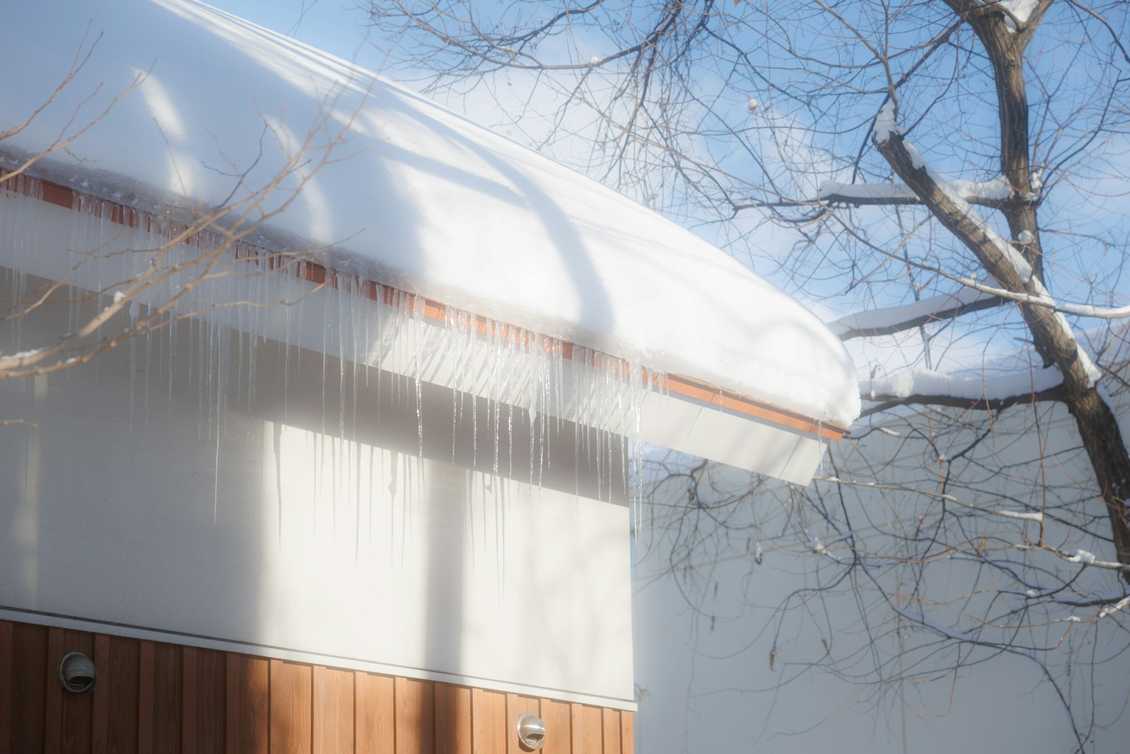 Which Will Prevent Ice Dams, a Roof Rake, Heat Cable or Insulation?